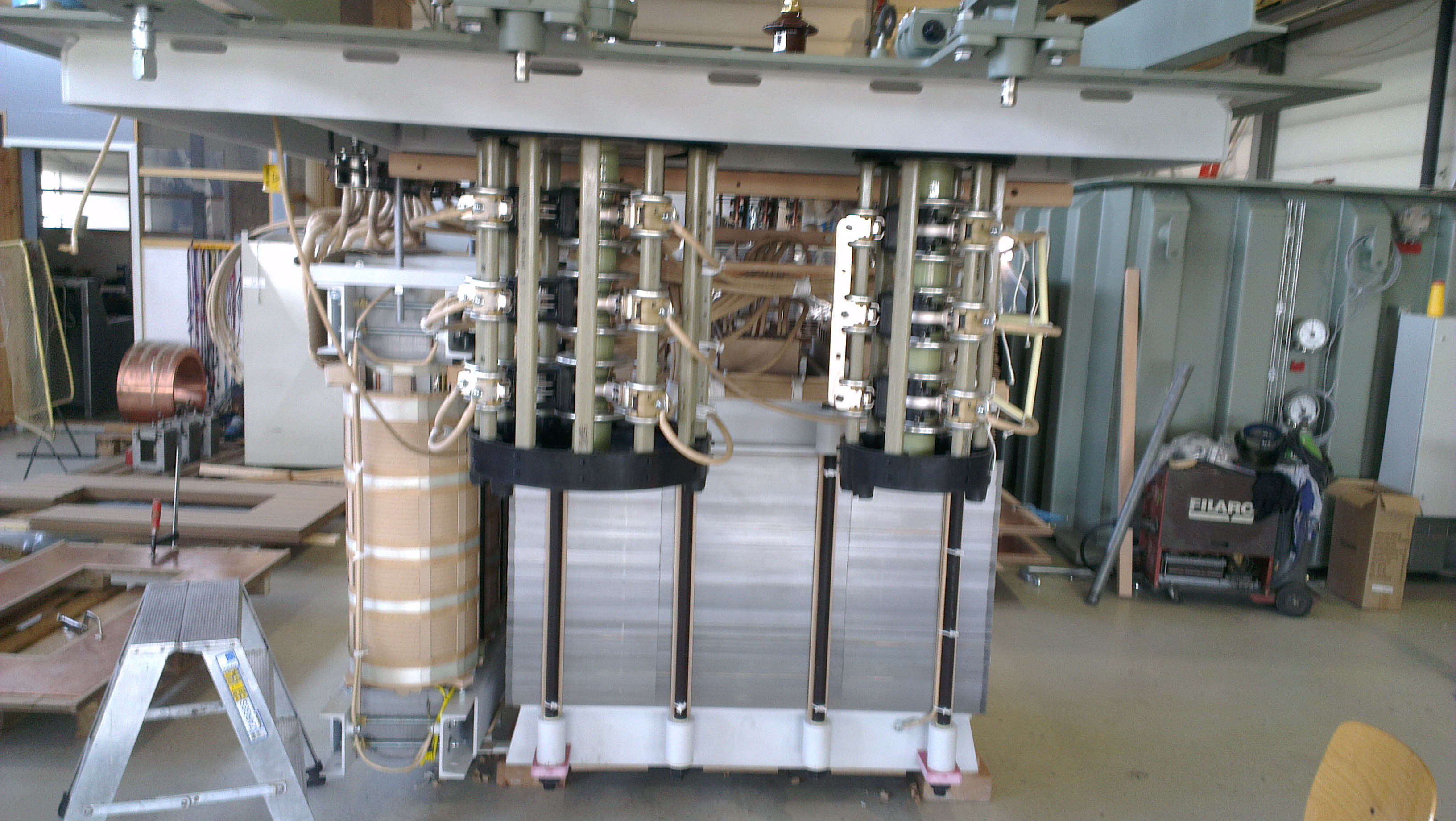Furnace transformer with serie reactor build in